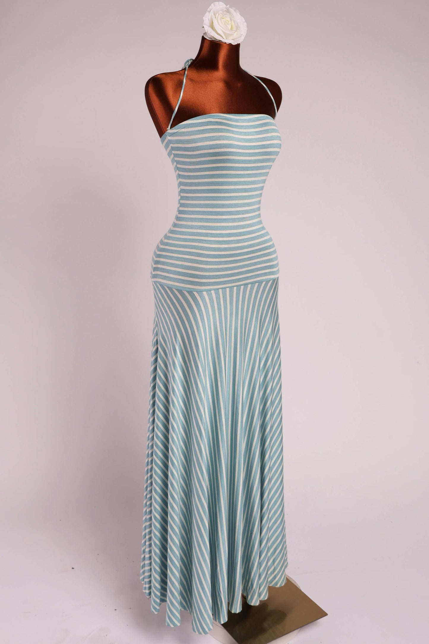 Strap halter flare maxi dress