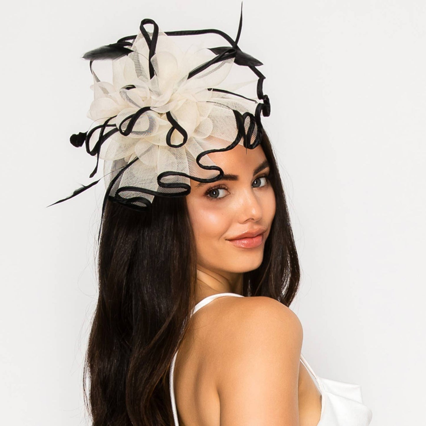 Floral Feathered Contrast Trim Mesh Fascinator