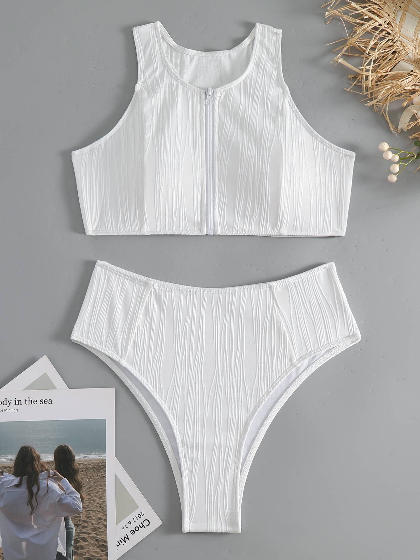 "Fun" Zipper sports split-piece swimsuit