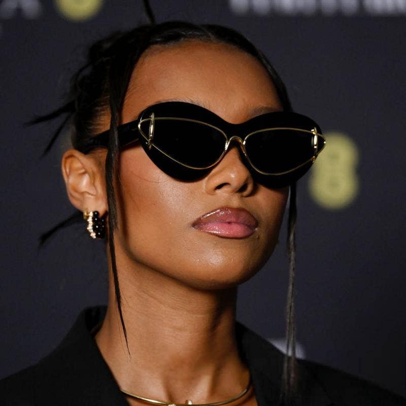 Trendy Oval Frame Cat-Eye Sunglasses for Women