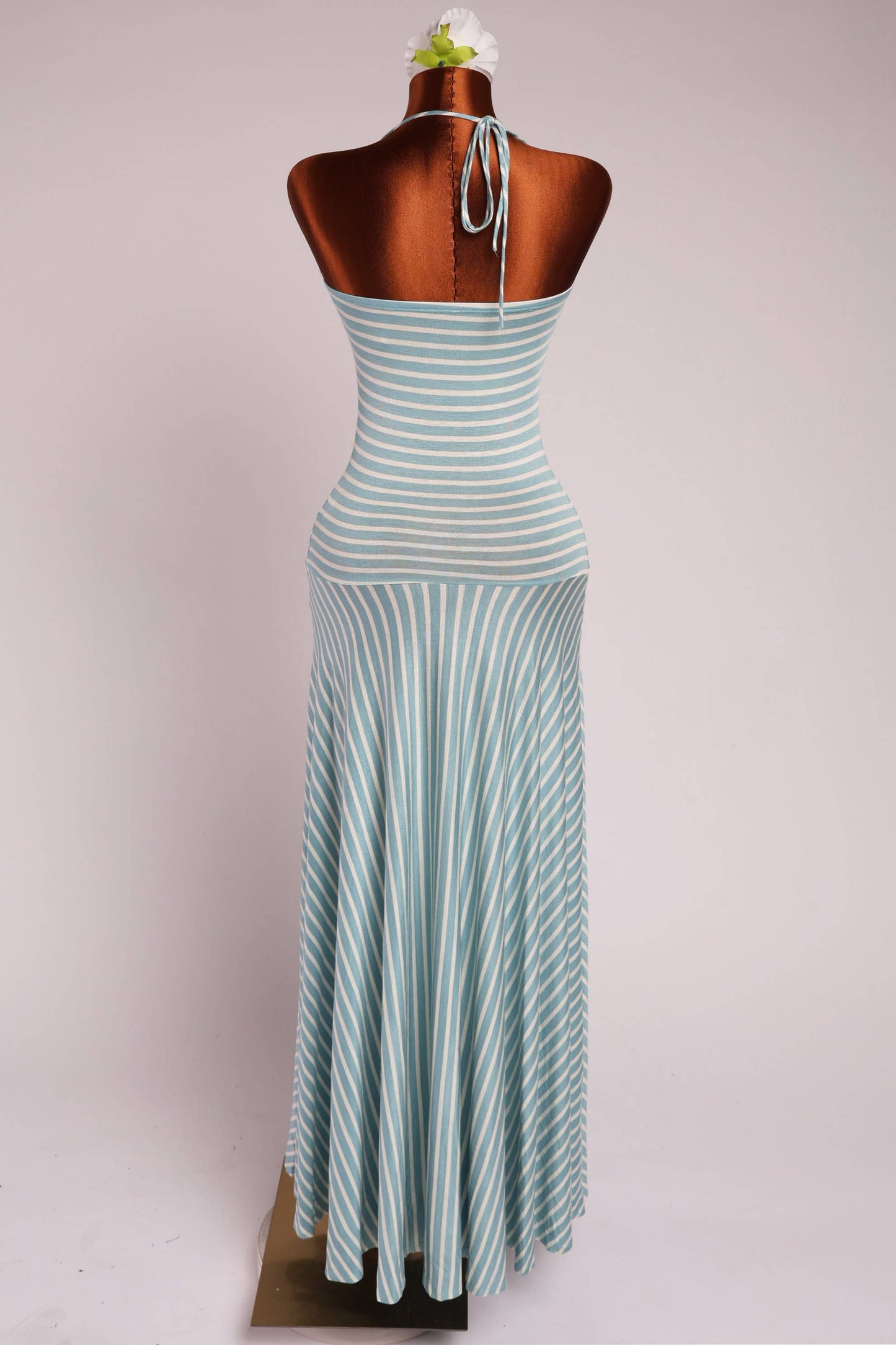 Strap halter flare maxi dress