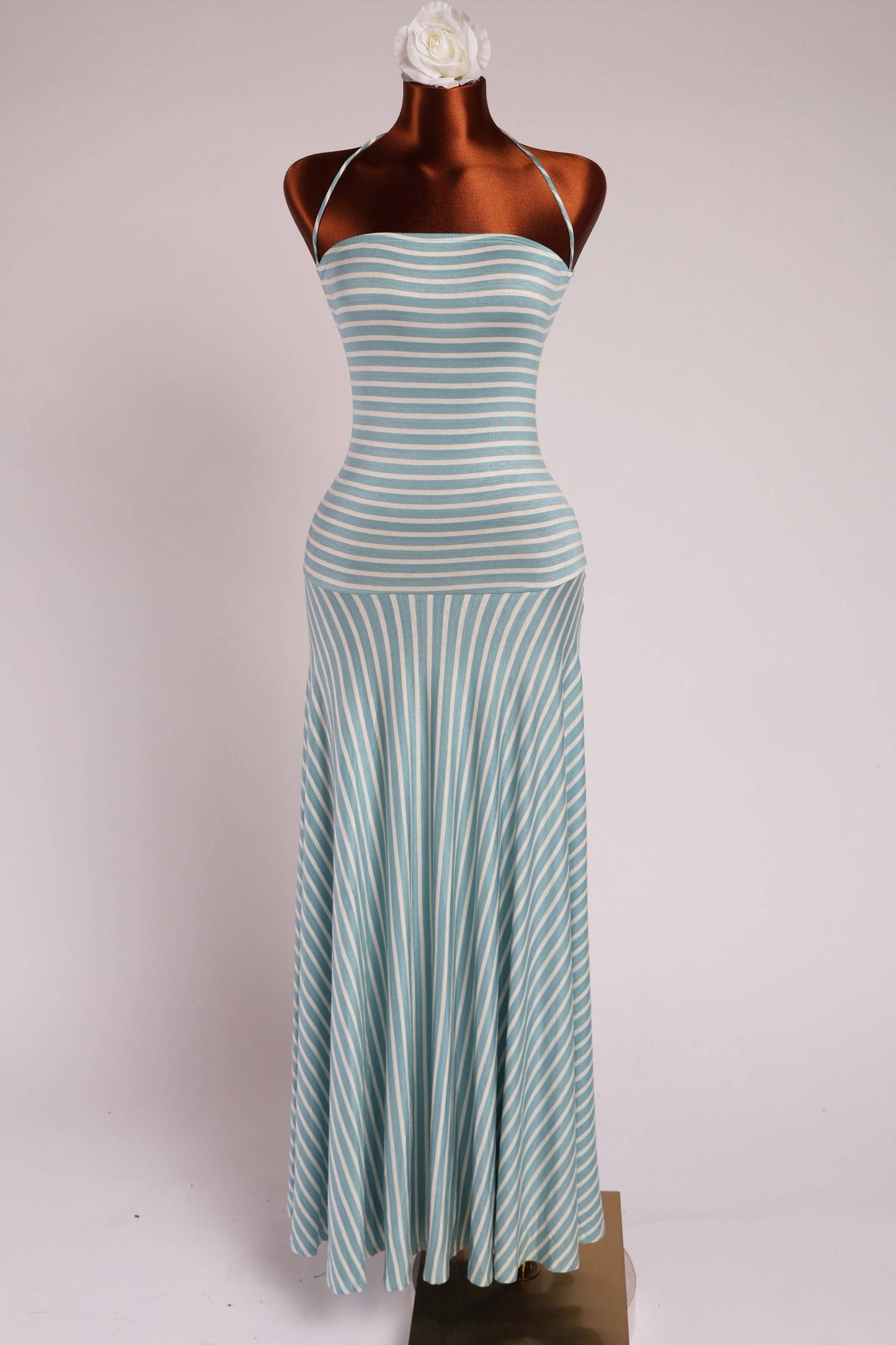 Strap halter flare maxi dress